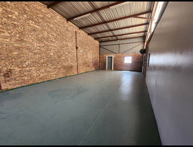 172M² WAREHOUSE TO LET IN WADEVILLE